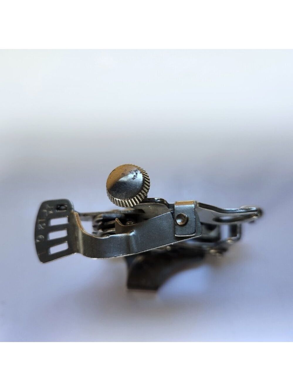 Singer Ruffler Foot Attachment 1261 For Singer Sewing Machine - Picture 3 of 7